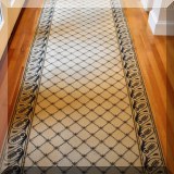 D01. Runner rug. 19'2&rdquo; x 39&rdquo; 